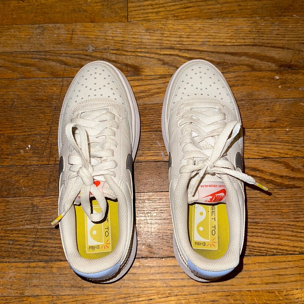 ••Nike Court Vision Alta••